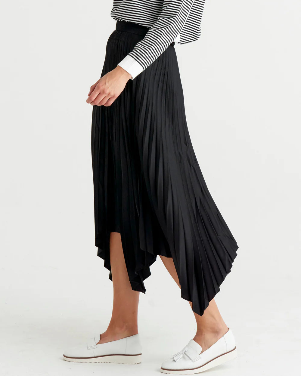 Betty Basics | Black Louis Pleated Skirt