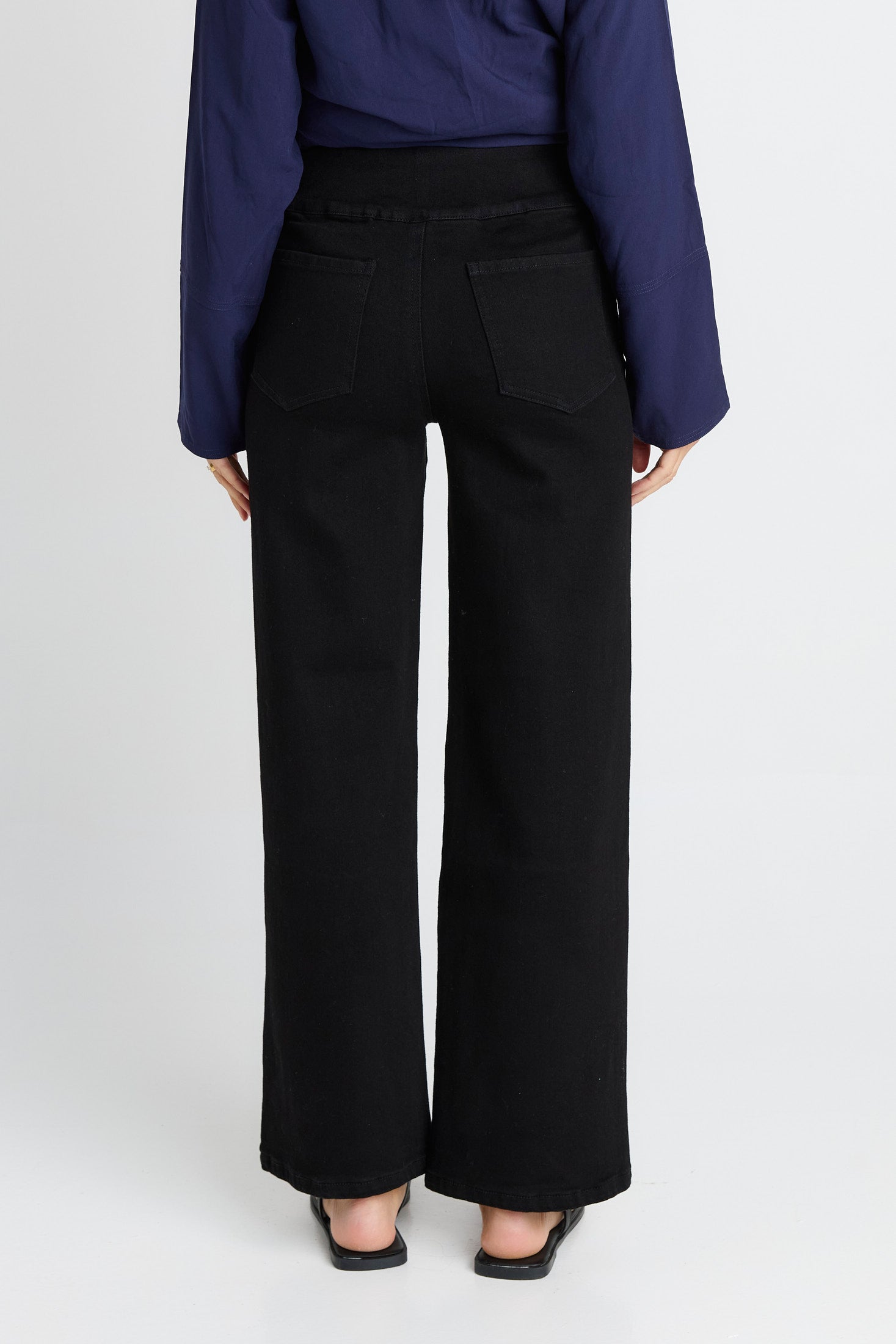 Betty Basics | Straight Stretch Jean - Black