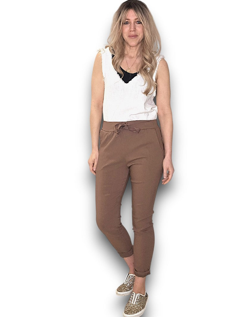 Helga May | Magic Pants - Coffee