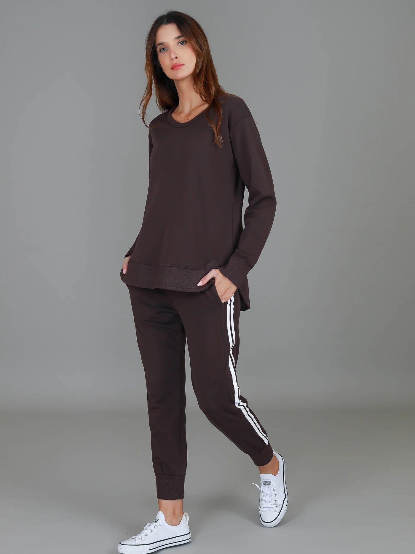 Love & Pebbles - Charlette Curve Hem Sweater - Truffle