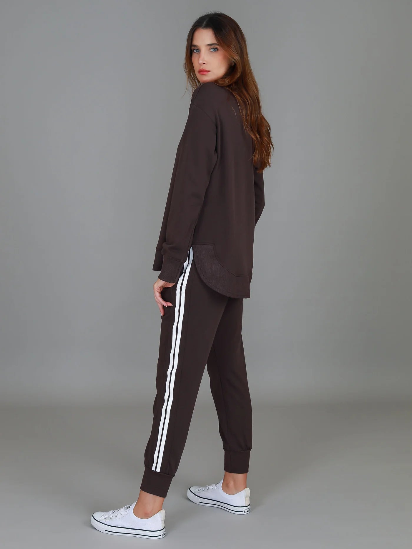 Love & Pebbles - Charlette Curve Hem Sweater - Truffle