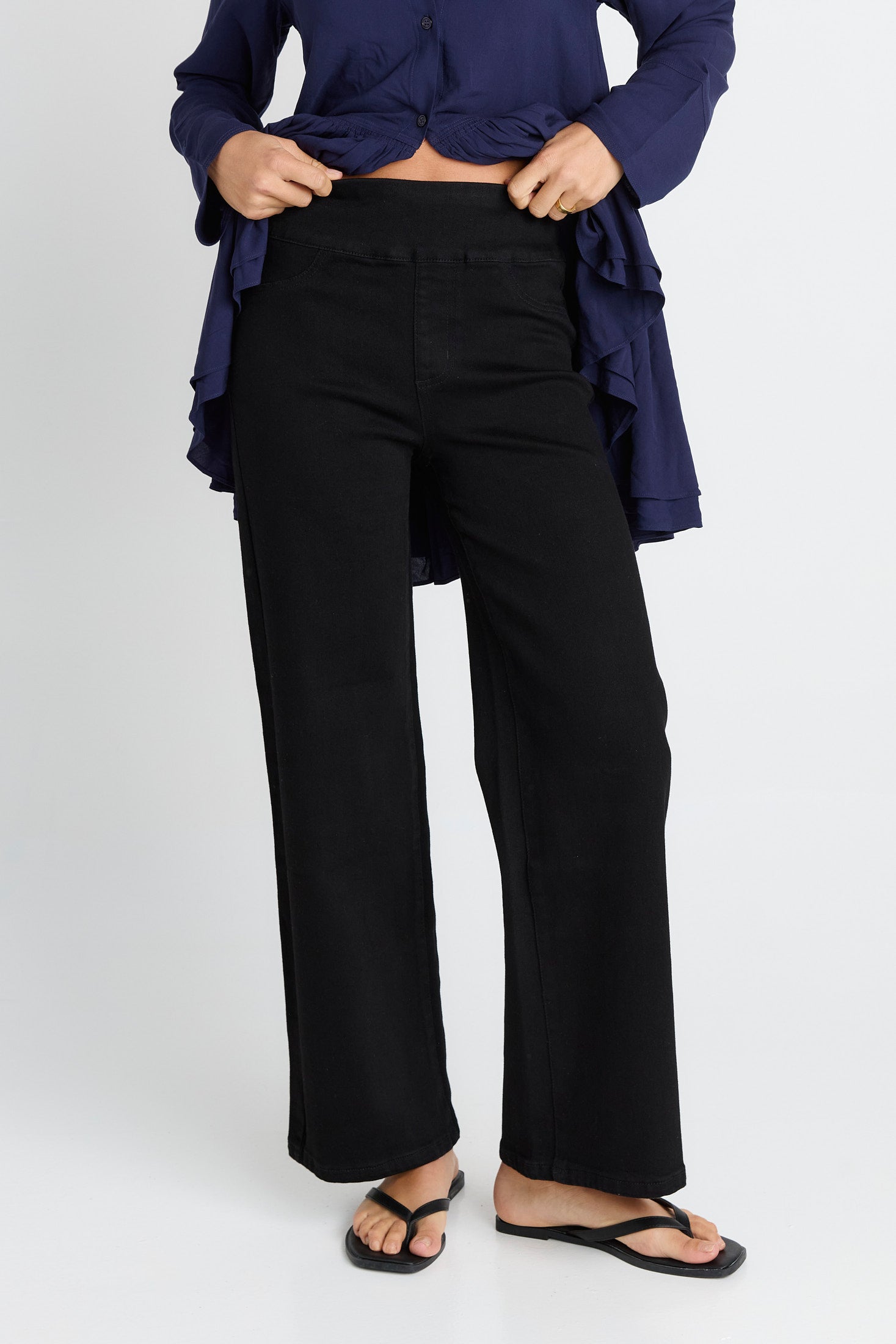 Betty Basics | Straight Stretch Jean - Black