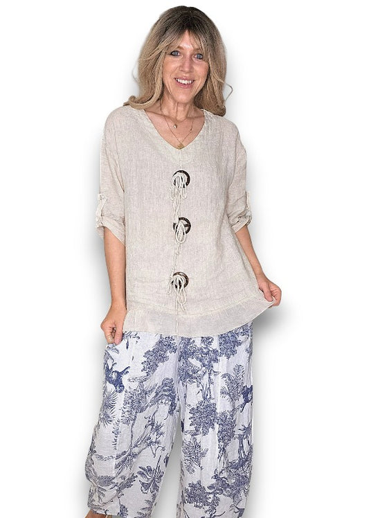 Helga May | Beige Trios Button Top