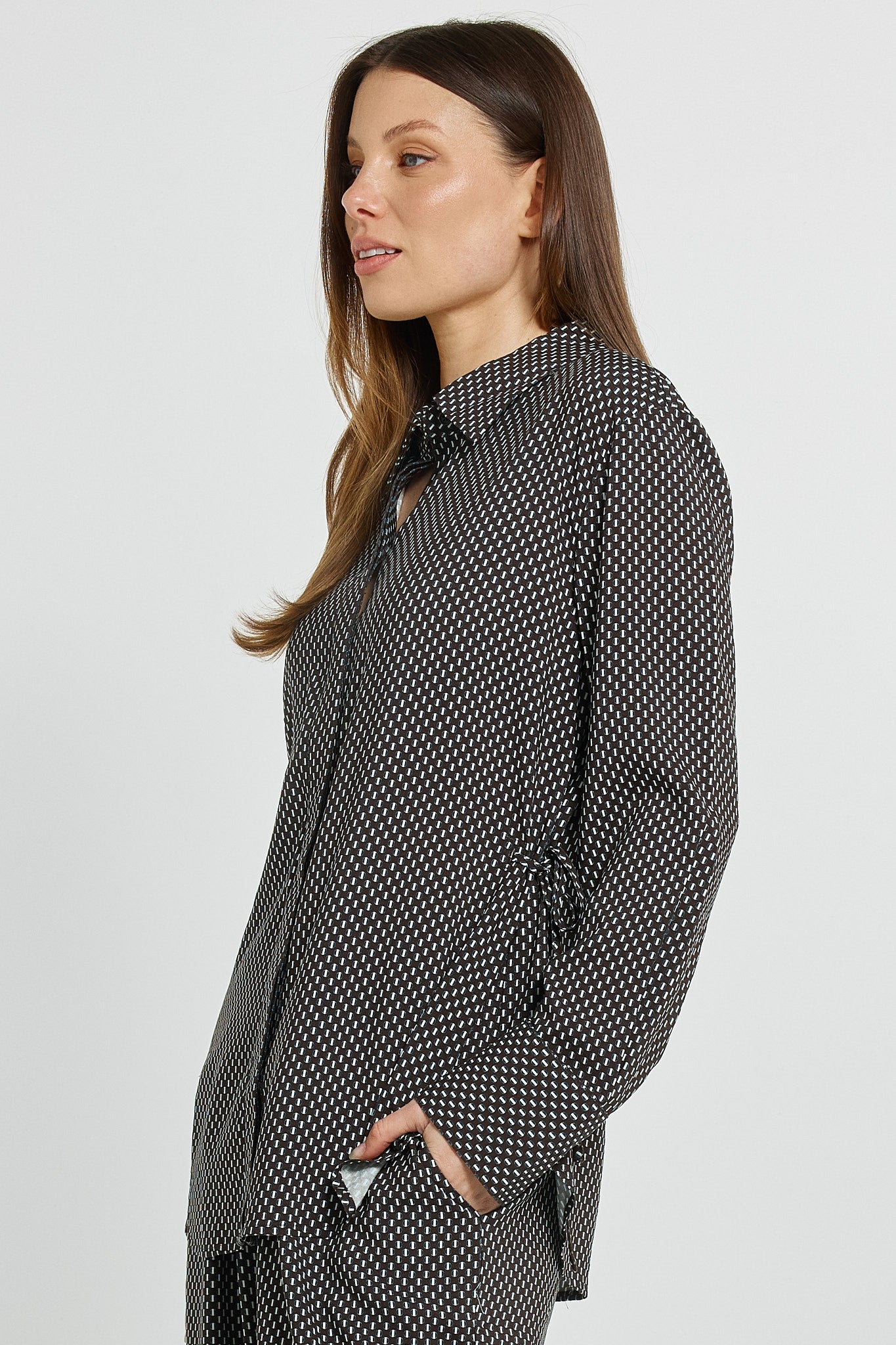 Betty Basics | Tessa Tie Shirt - Nutmeg Geo Print