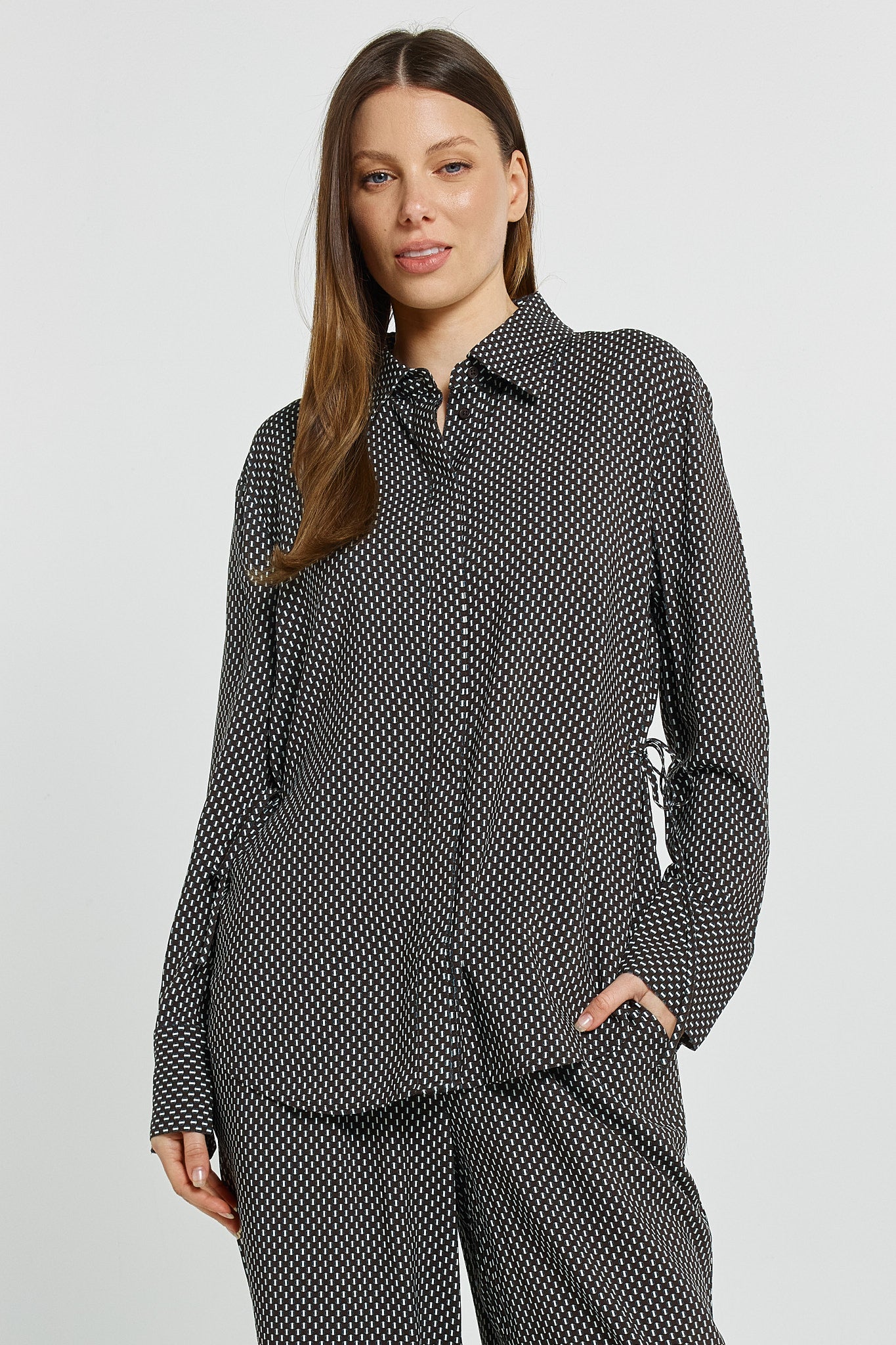 Betty Basics | Tessa Tie Shirt - Nutmeg Geo Print