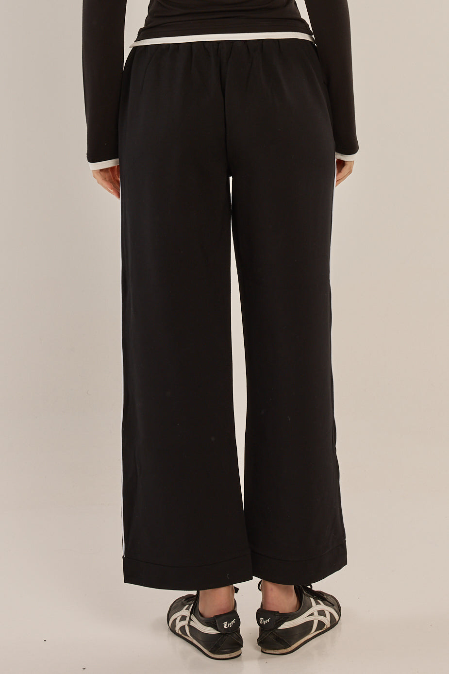 Betty Basics | Bien Ponte Jogger - Black/White