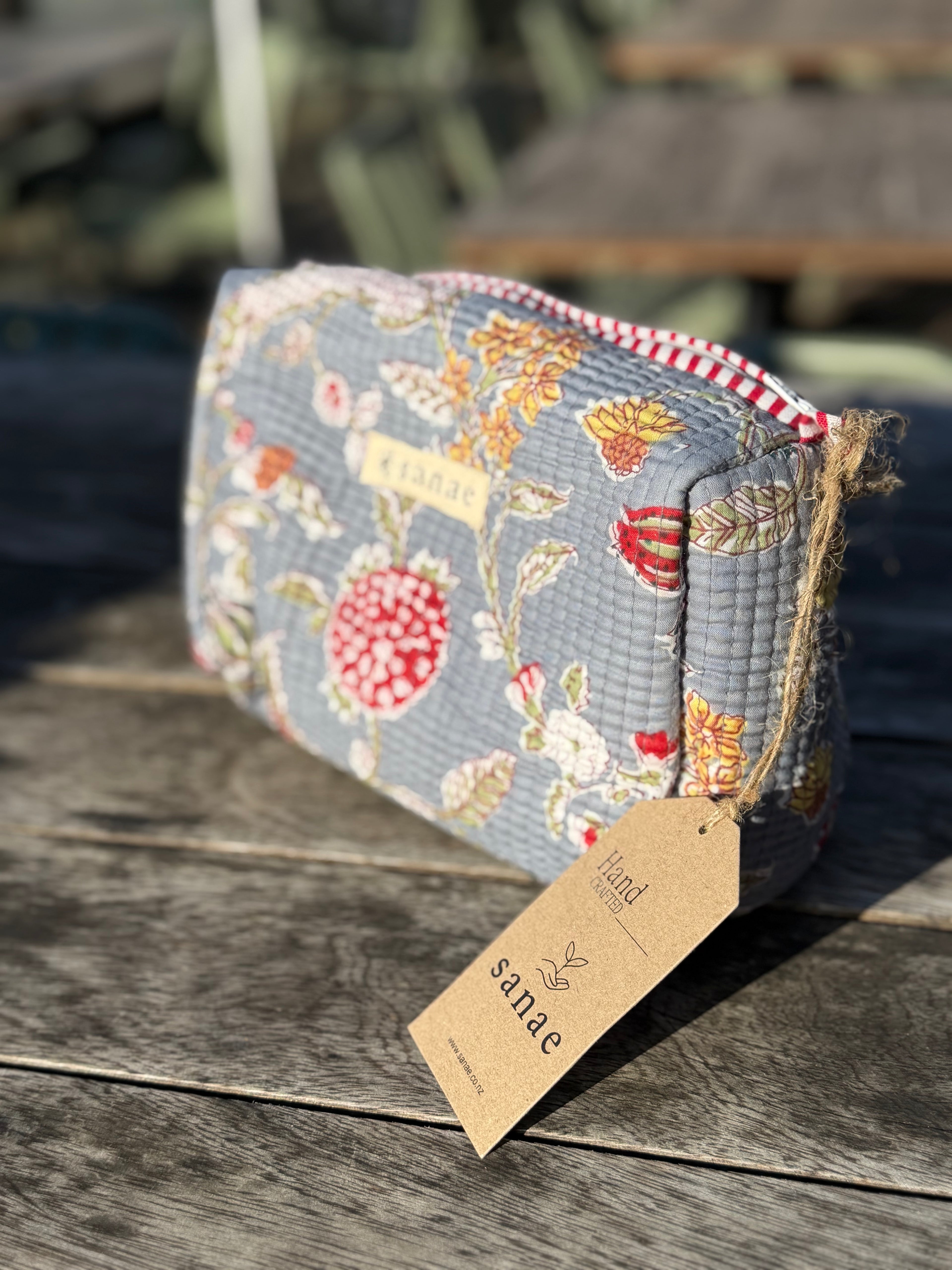 The Cottage Collection | Whispering Floral Medium Pouch