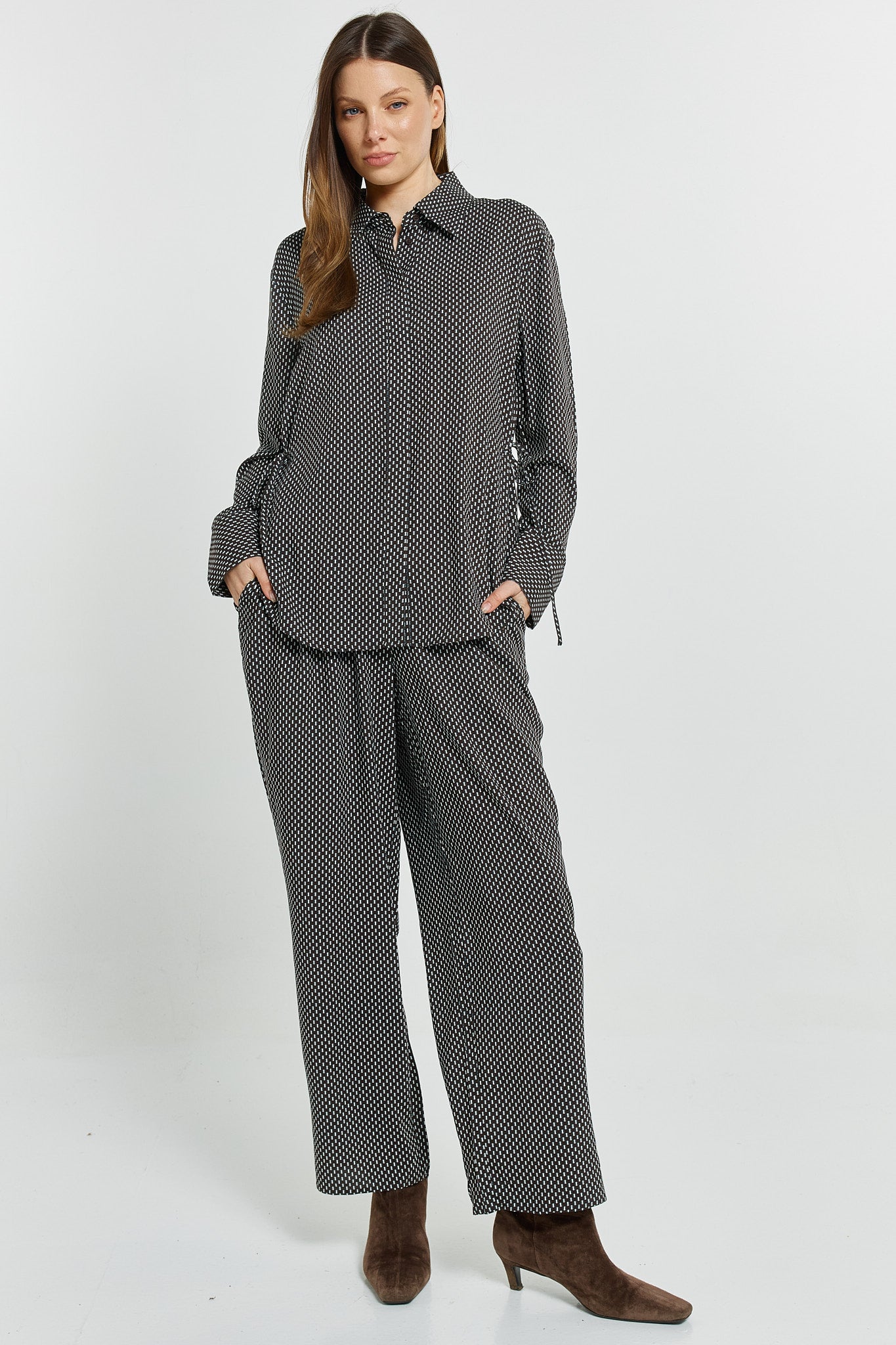Betty Basics | Tessa Tie Shirt - Nutmeg Geo Print