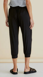 Betty Basics | Tokyo 3/4 Pant - Black