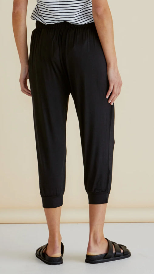 Betty Basics | Tokyo 3/4 Pant - Black