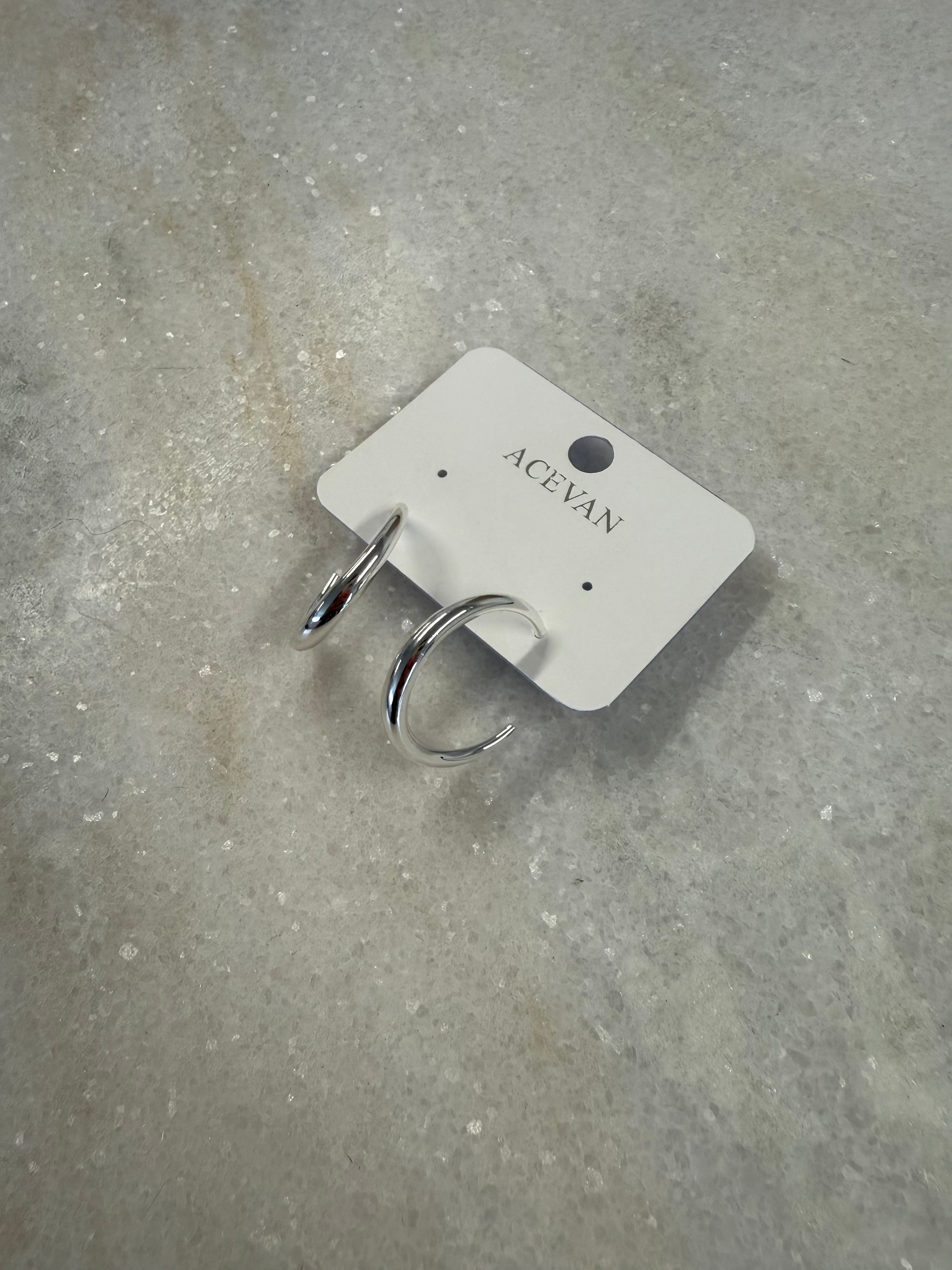 The Cottage Collection | Non-Tarnish Keely Hoop Earrings - Silver