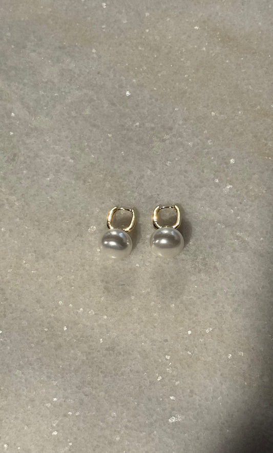The Cottage Collection | Non-Tarnish Pearl drop Earrings - Silver