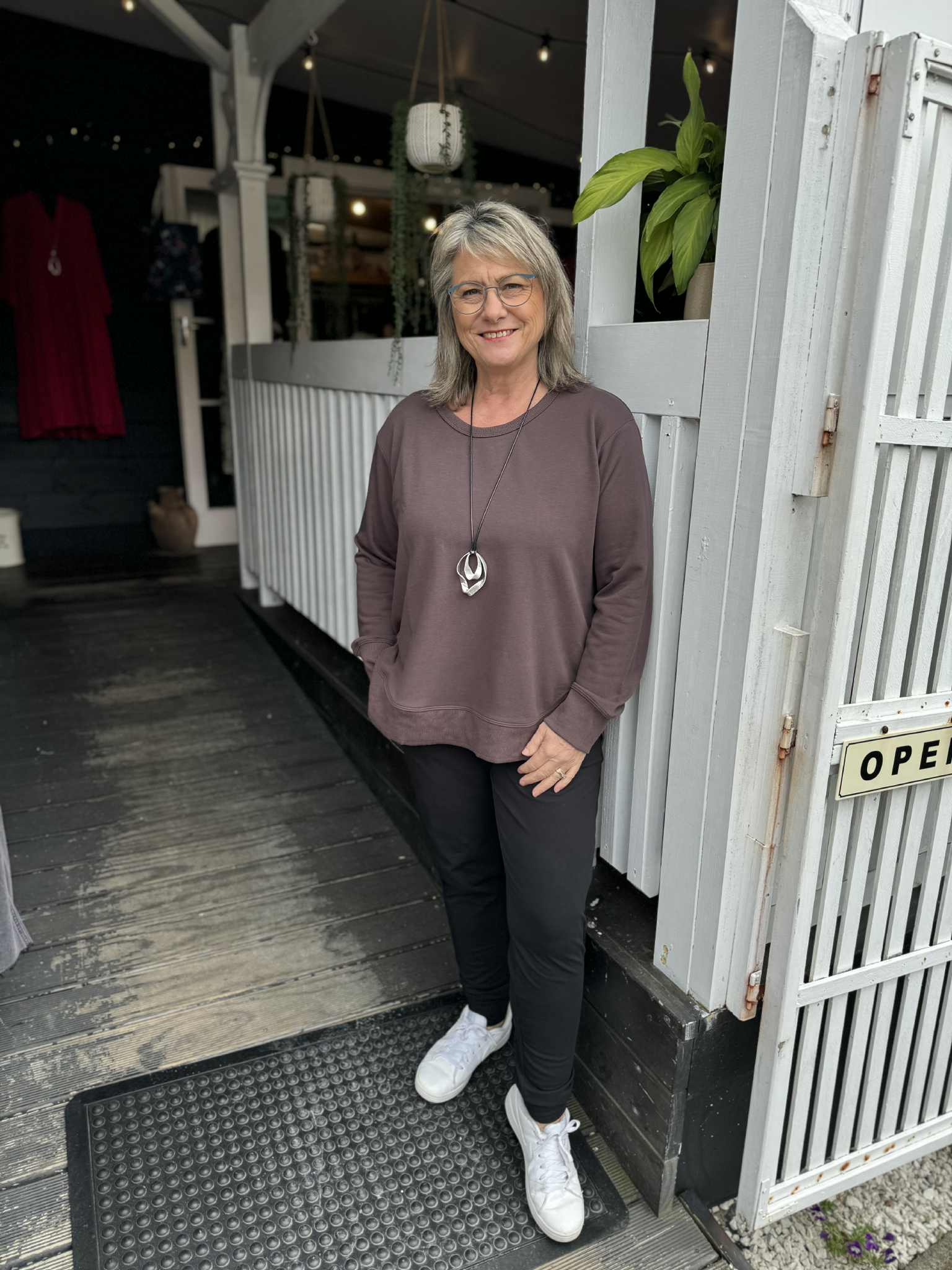 Love & Pebbles - Charlette Curve Hem Sweater - Truffle