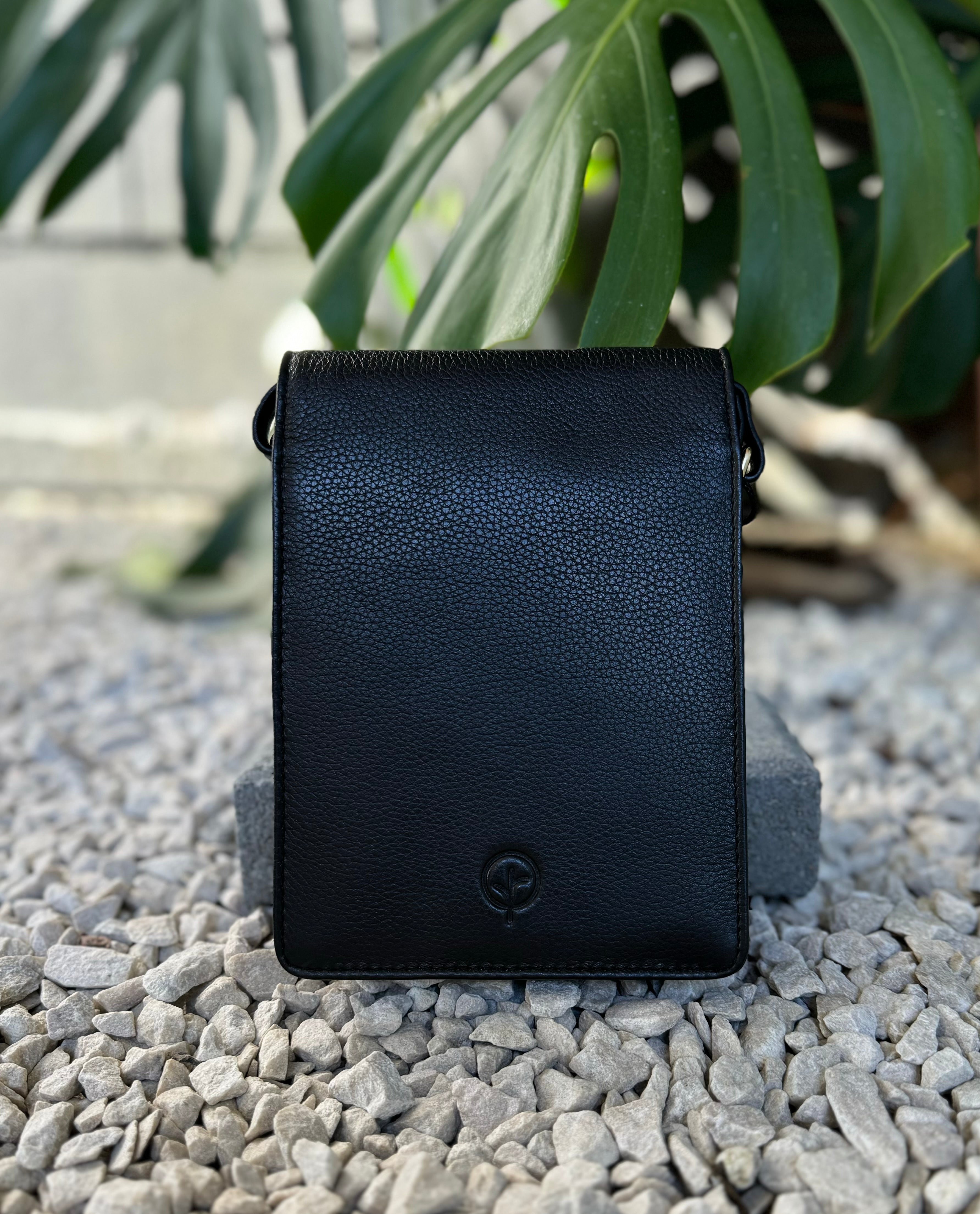 Second Nature | Leather Bag - Black - Finn