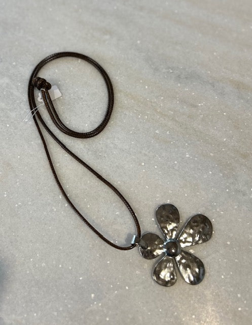 The Cottage Collection - Silver Flower