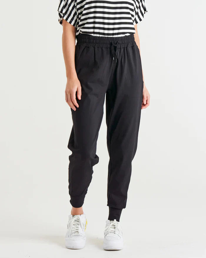 Betty Basics | Black - Cara Travel Jogger