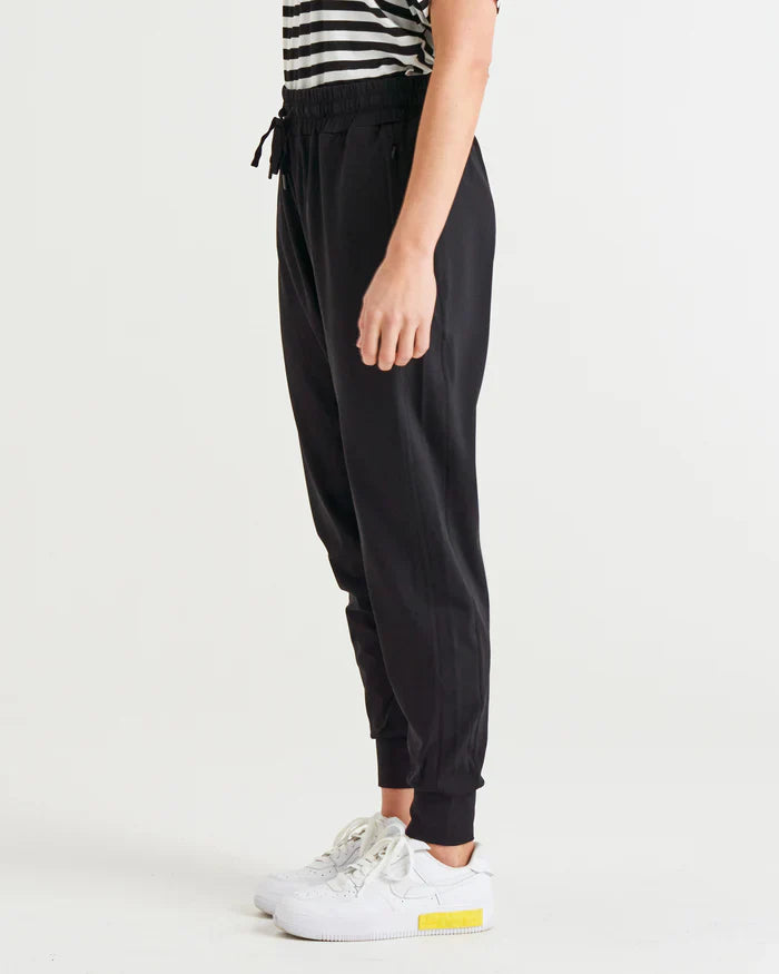 Betty Basics | Black - Cara Travel Jogger