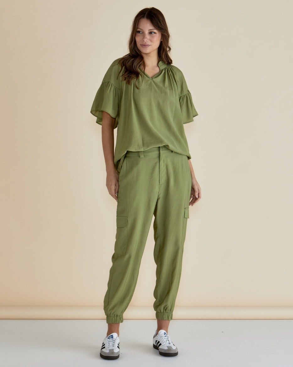 Betty Basics | Vivienne Blouse - Pistachio
