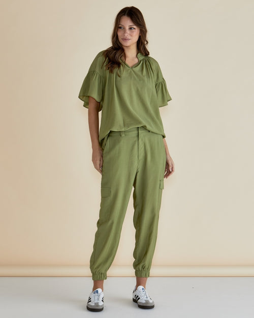 Betty Basics | Vivienne Blouse - Pistachio
